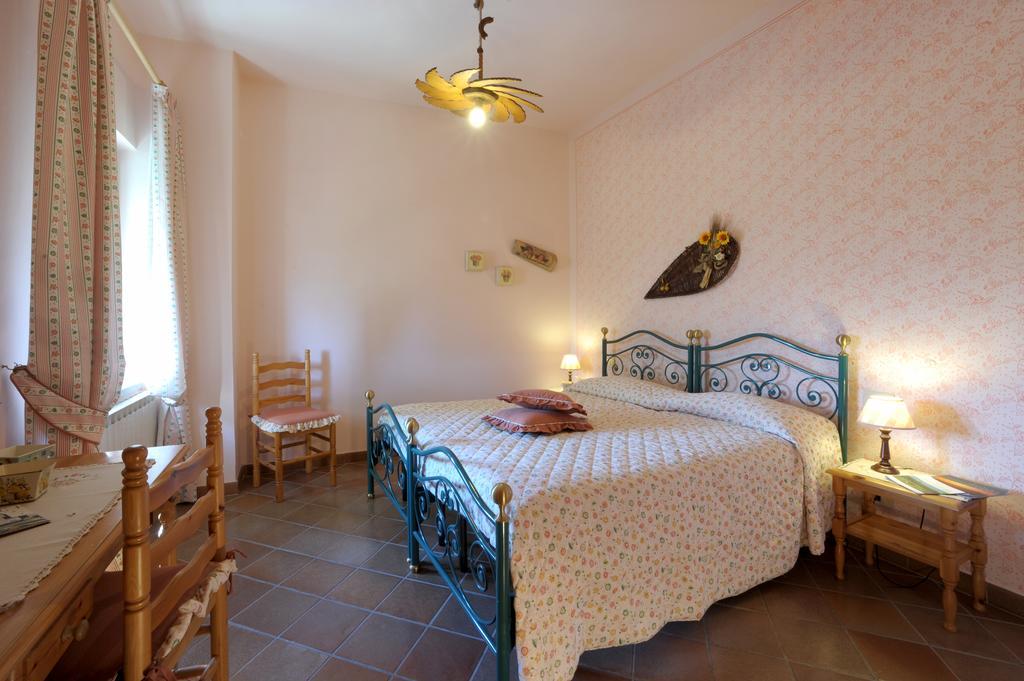 Agriturismo Podere Poggio Ai Cieli San Gimignano Phòng bức ảnh