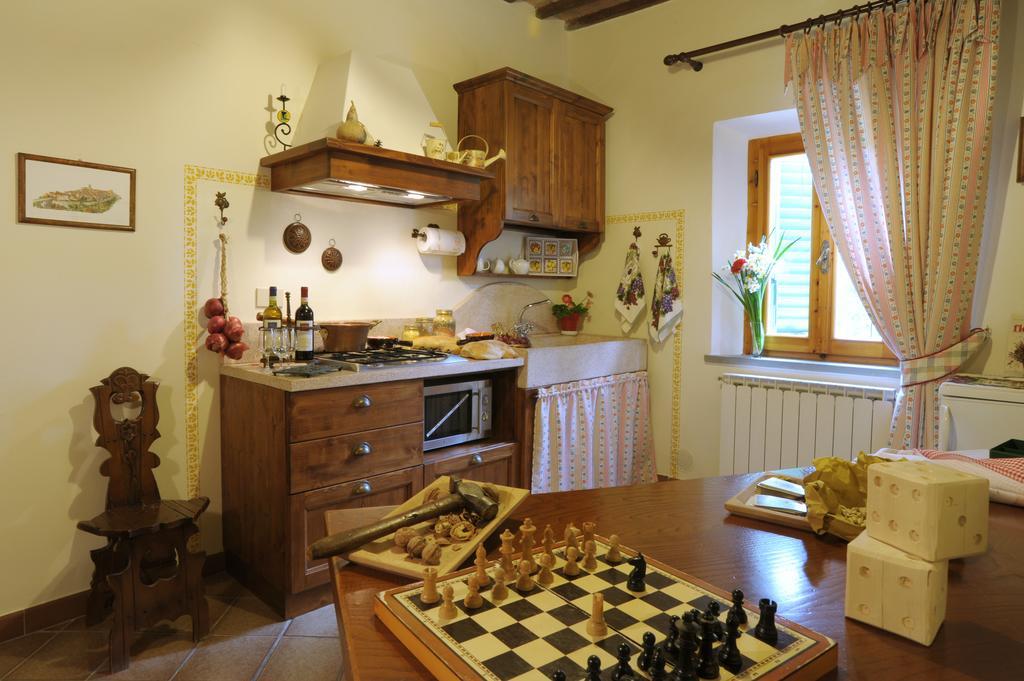 Agriturismo Podere Poggio Ai Cieli San Gimignano Phòng bức ảnh