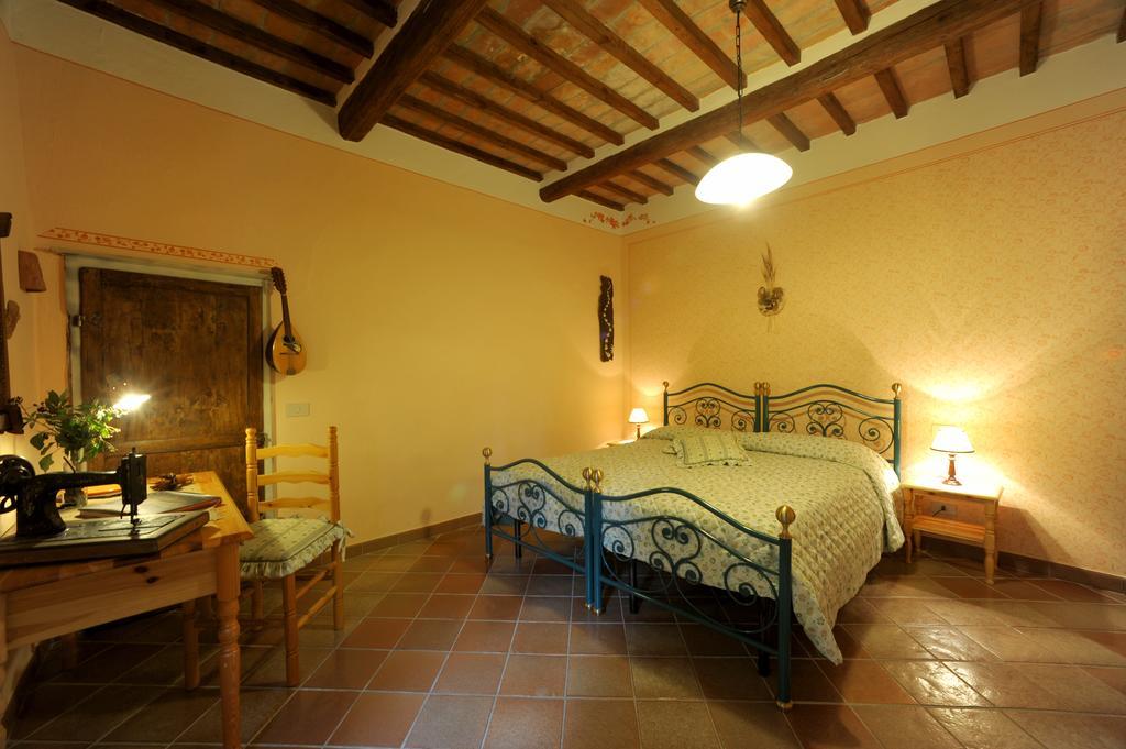 Agriturismo Podere Poggio Ai Cieli San Gimignano Phòng bức ảnh